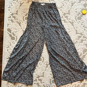 BCBGENERATION hi-rise palazzo pants with high side slit on both legs